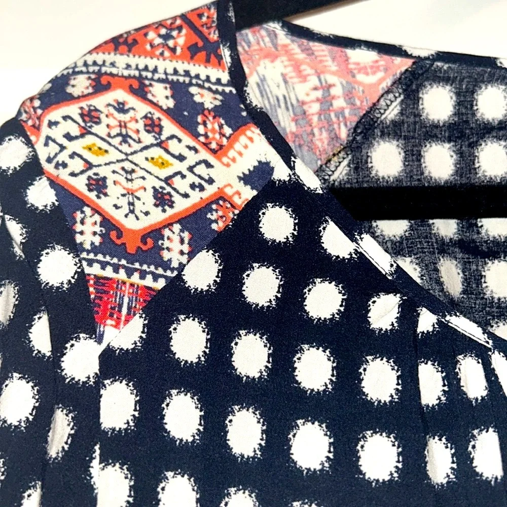 THML Polka Dot Top Coral Design Women's L Navy/White Maximalist Roll Tab Sleeve
